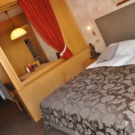 Hotel Anda Pozza di Fassa